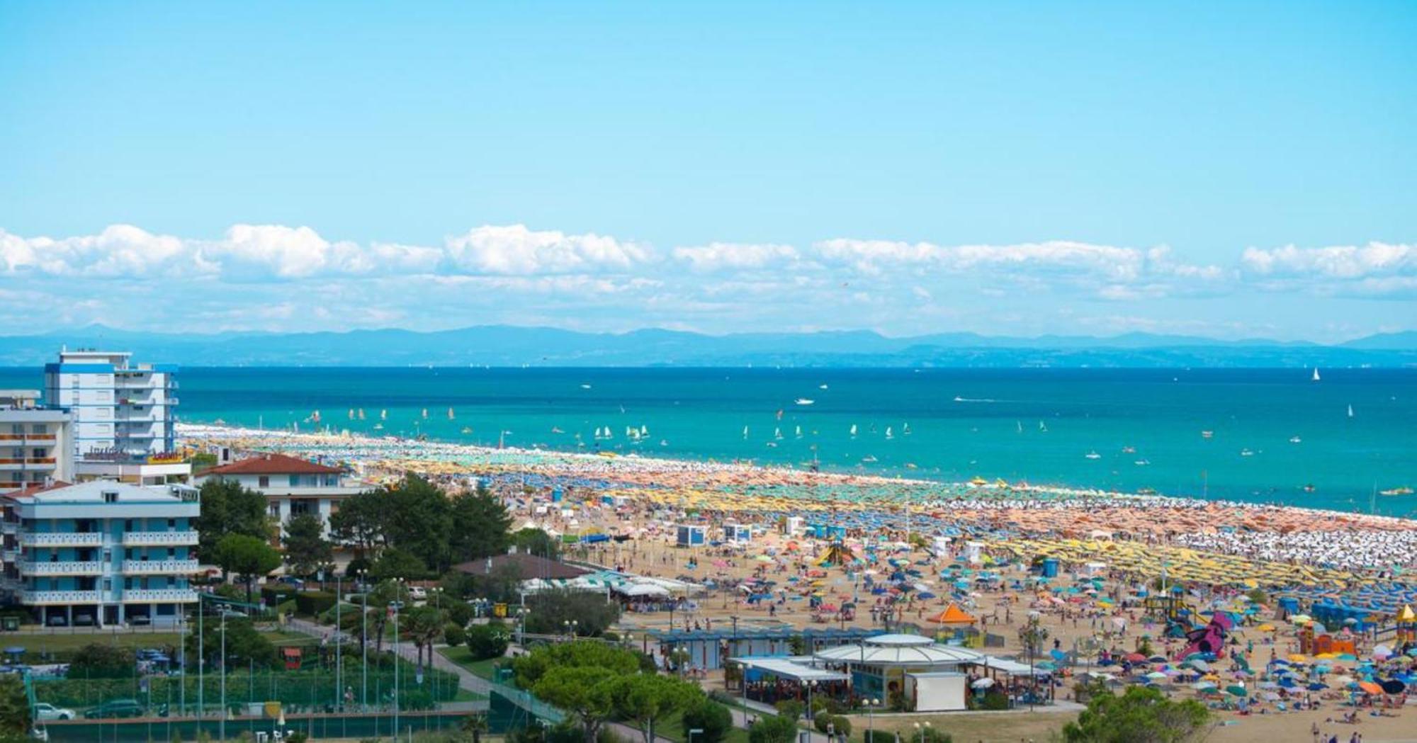 With Garden On The Shores Of Appartamento